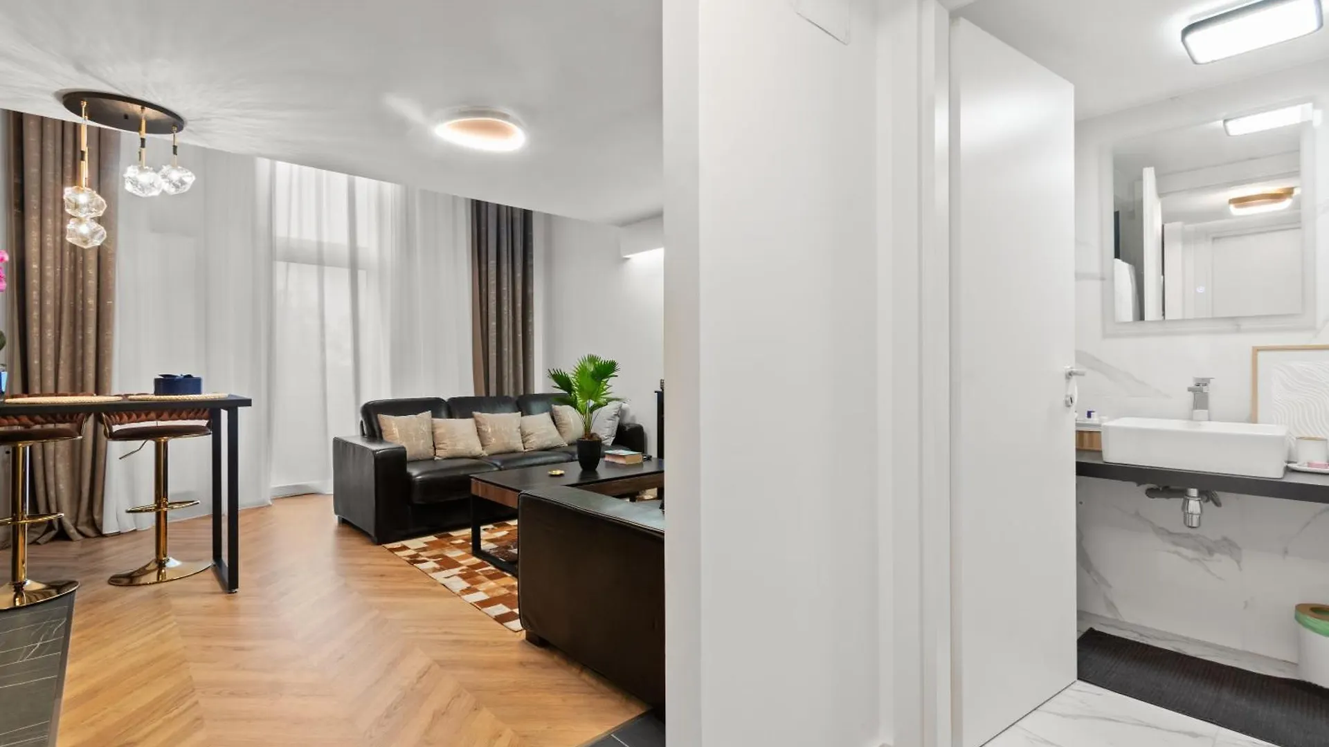 アパート ブカレストNoa Boutique Beautiful Penthouse With Private Parkingアパートメント ルーマニア